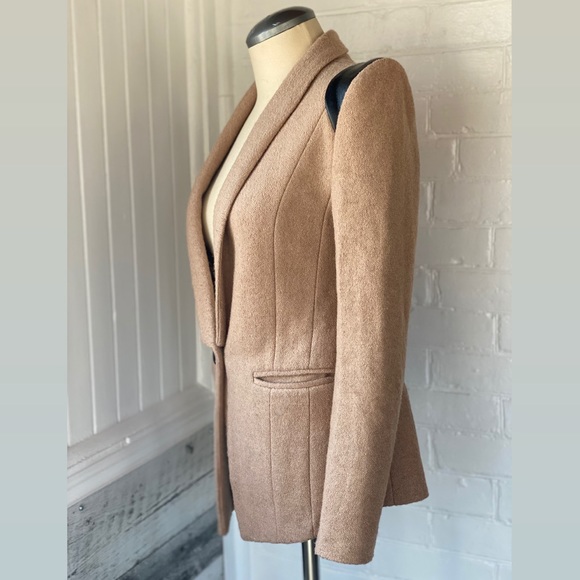 Blazer with faux leather pointed shoulders - Picture 2 of 6